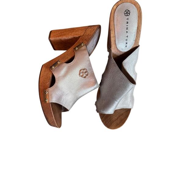 Trina Turk 8.5 Wood Sole metallic leather heeled mule - Picture 10 of 11
